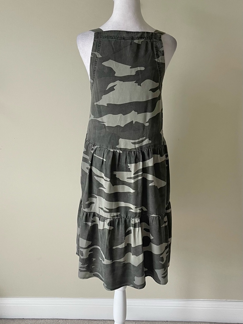 Splendid Women’s Sleeveless Green Camouflage V Neck Tiered Dress with Pockets XS - Picture 5 of 8
